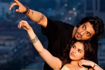 Saiyaara Box Office Collection record-breaking opening weekend starring Ahaan Panday and Aneet Padda